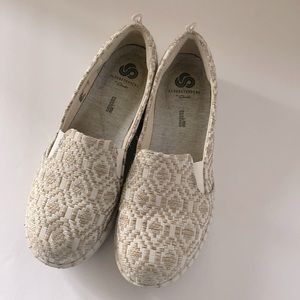 🌟Cute Clark’s Cloudstepper Sneakers!! 🌟